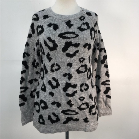 Abercrombie Sweater - Picture 1 of 4
